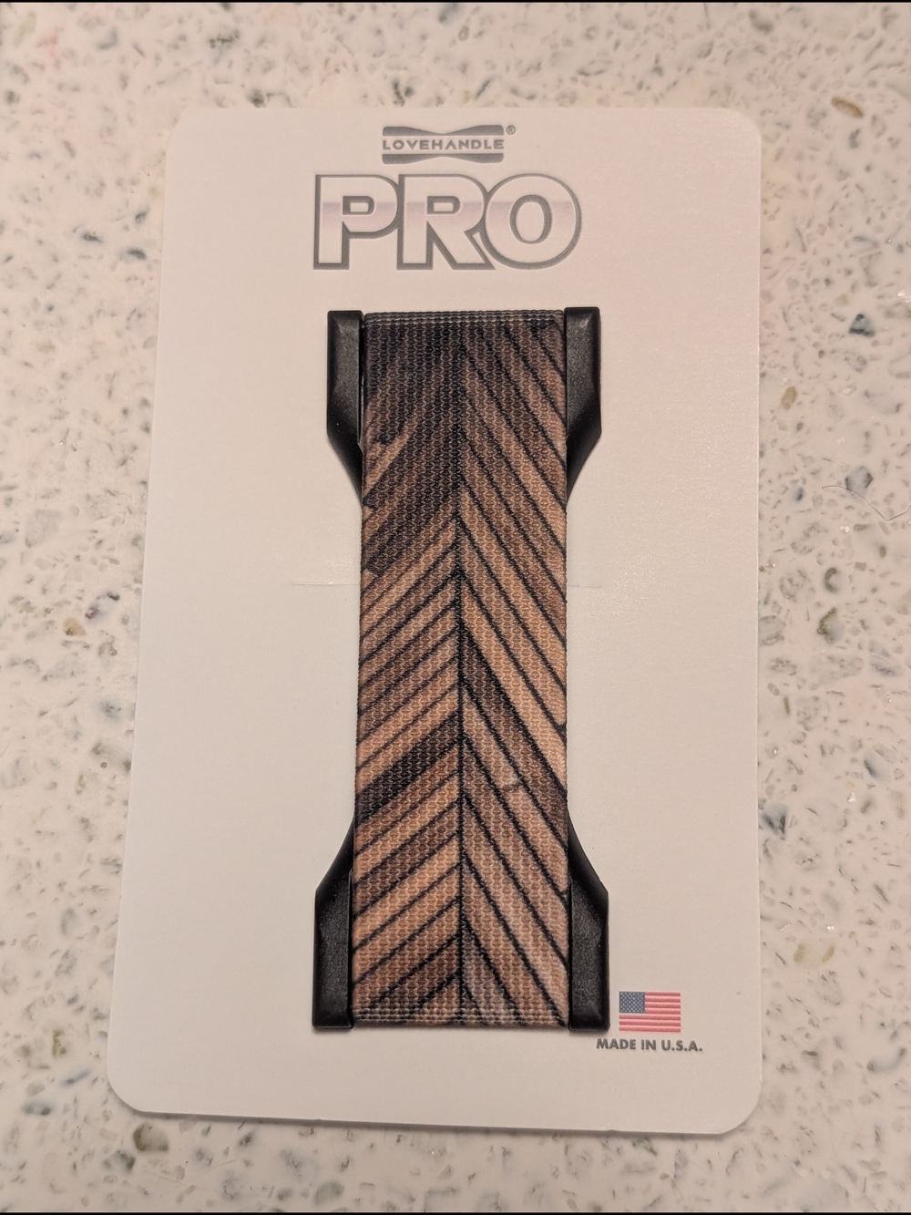 Lovehandle PRO Phone Grip, Magnetic, Elastic -Brown Oak Chevron Brown